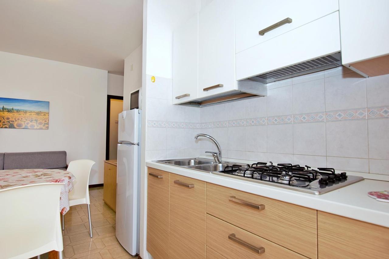 Residenza Canova Lignano Sabbiadoro Exteriör bild