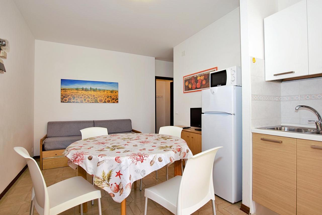 Residenza Canova Lignano Sabbiadoro Exteriör bild