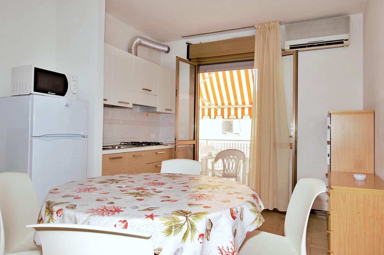 Residenza Canova Lignano Sabbiadoro Exteriör bild