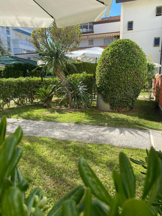 Residenza Canova Lignano Sabbiadoro Exteriör bild
