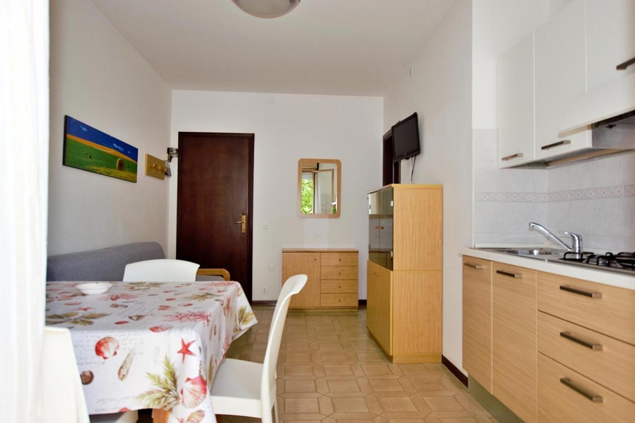 Residenza Canova Lignano Sabbiadoro Exteriör bild