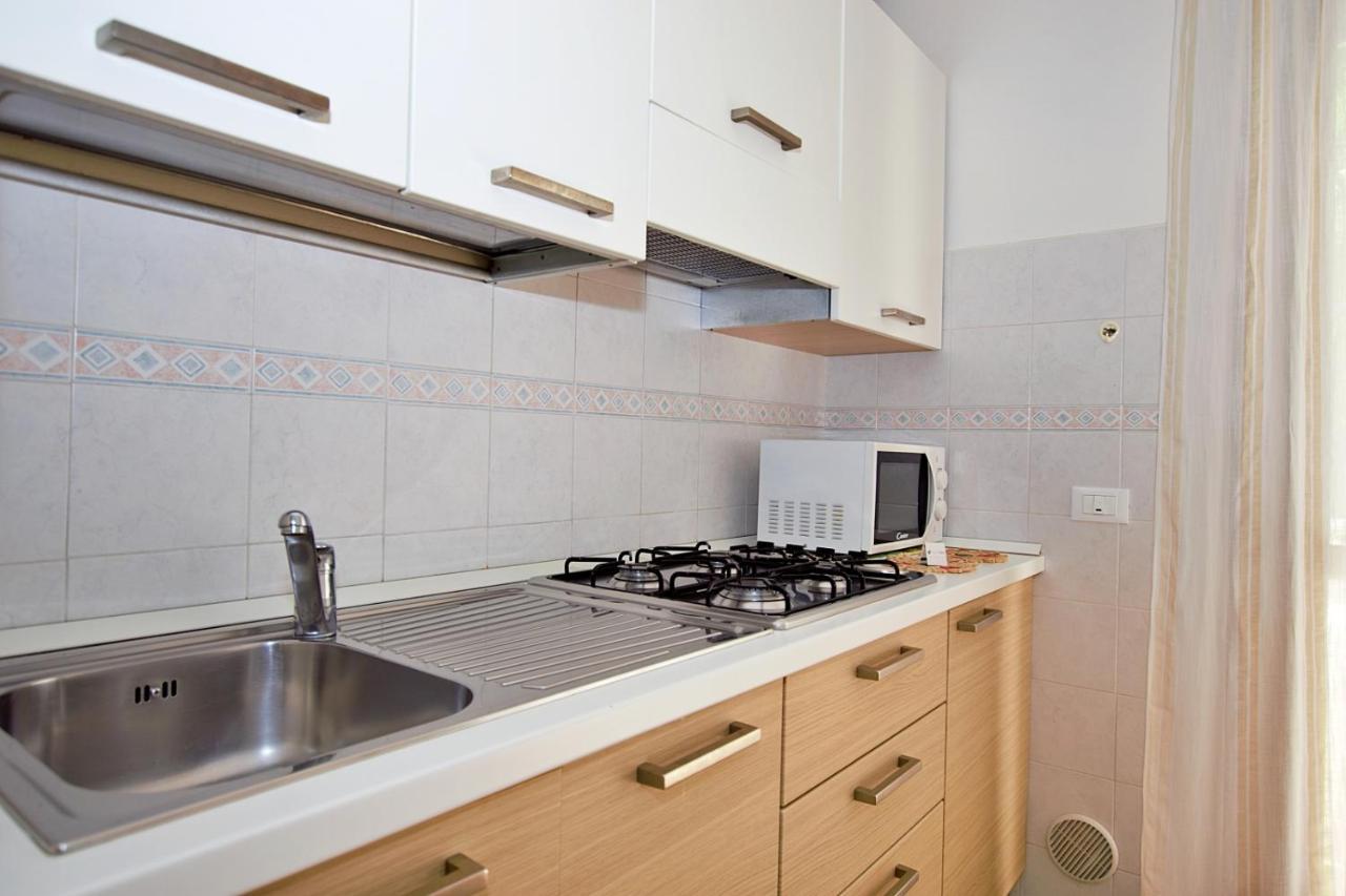 Residenza Canova Lignano Sabbiadoro Exteriör bild