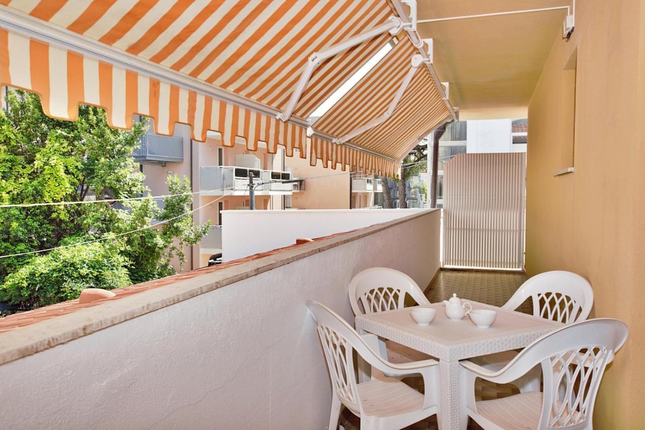 Residenza Canova Lignano Sabbiadoro Exteriör bild