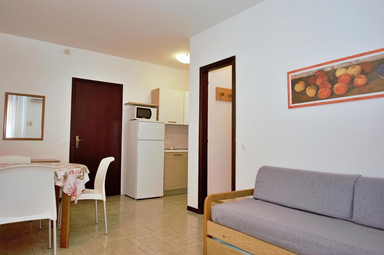 Residenza Canova Lignano Sabbiadoro Exteriör bild