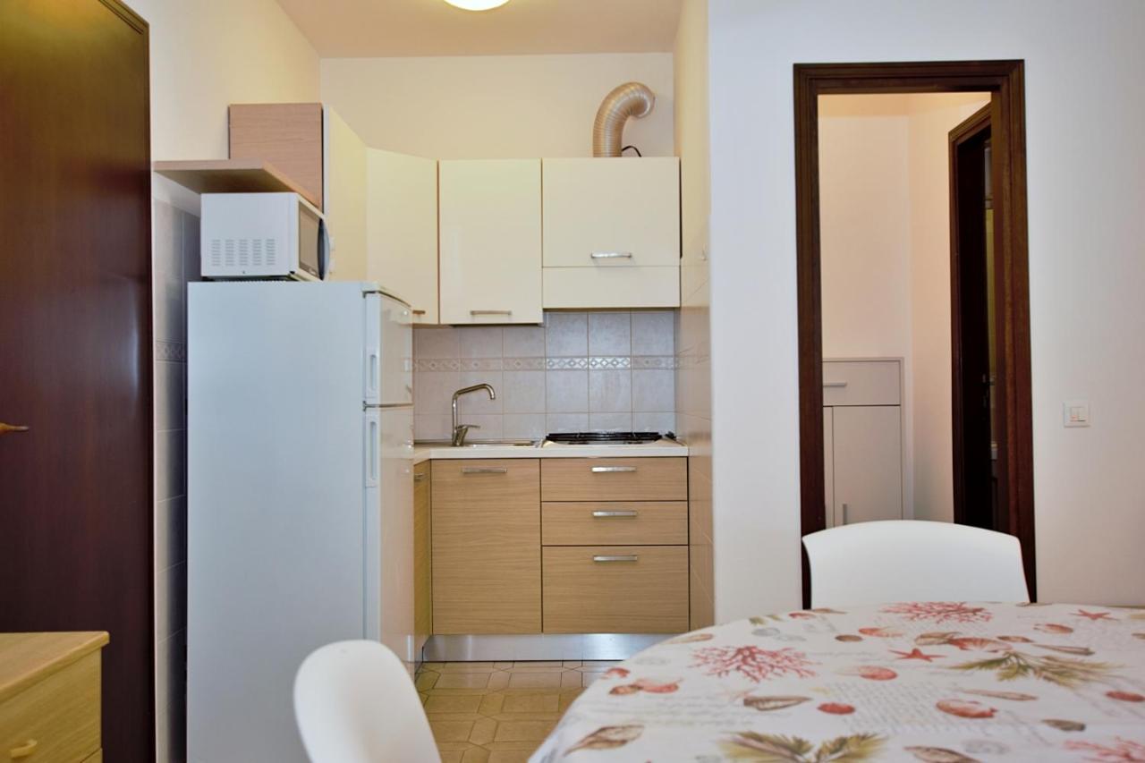 Residenza Canova Lignano Sabbiadoro Exteriör bild