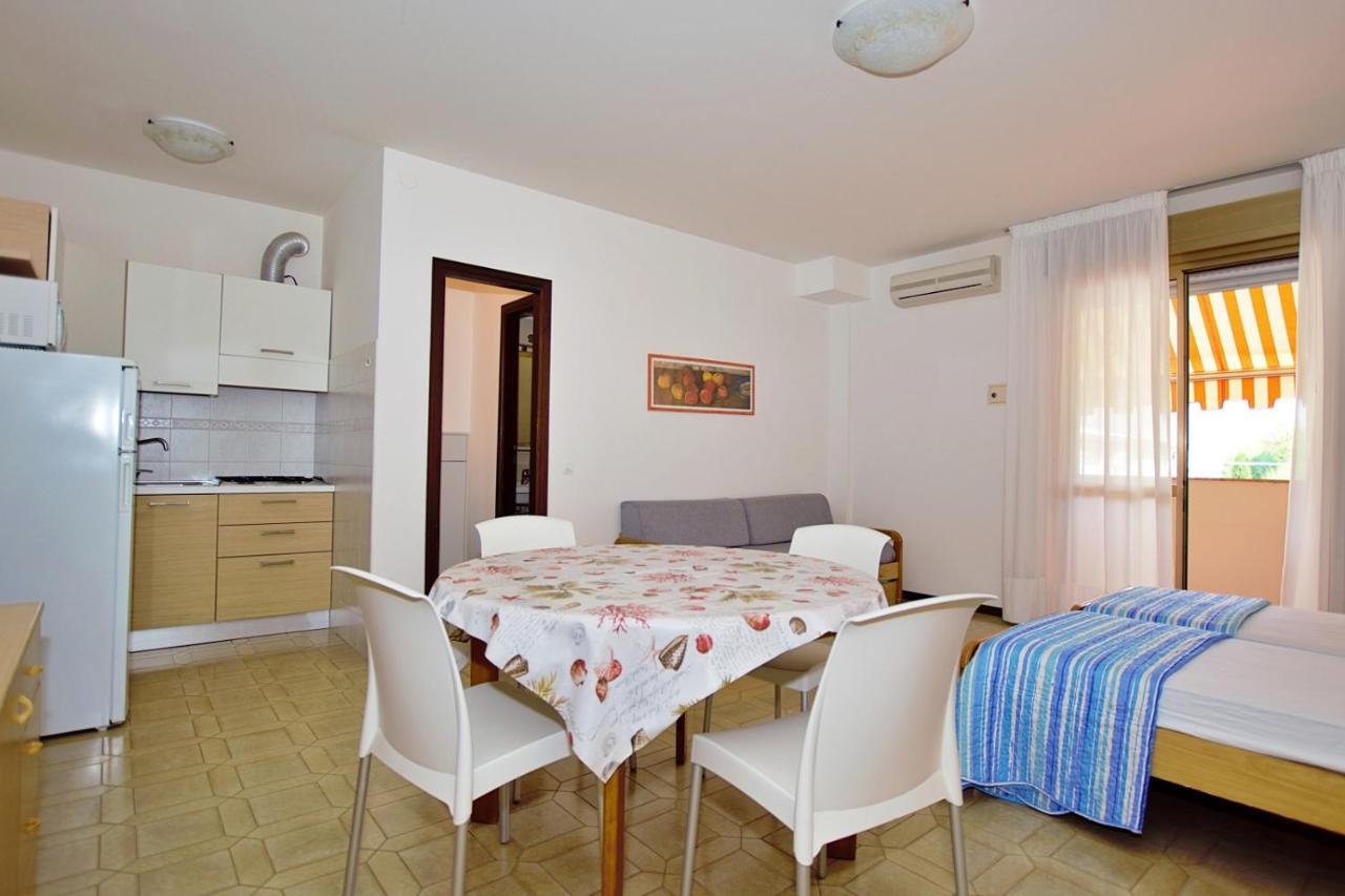 Residenza Canova Lignano Sabbiadoro Exteriör bild